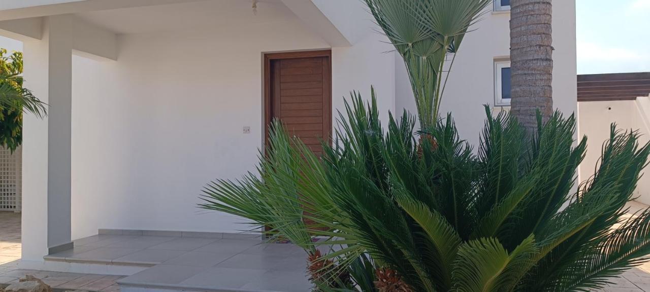 Colonial Villa 32 ペルボニア エクステリア 写真