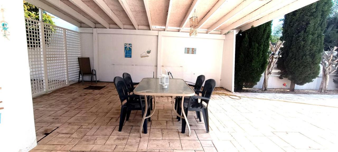 Colonial Villa 32 ペルボニア エクステリア 写真