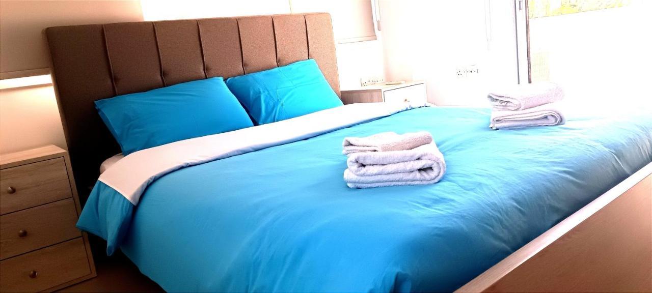 Colonial Villa 32 ペルボニア エクステリア 写真